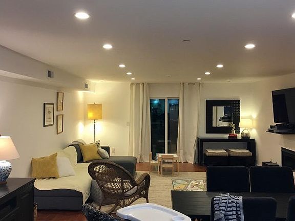 4th image of 10390 W La Grange Ave Unit 201