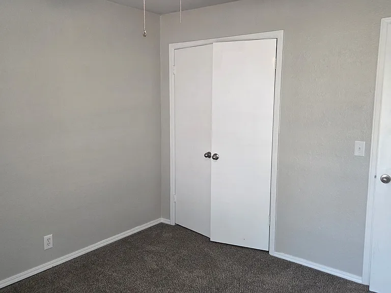 401 Norton Cir — Photo 30
