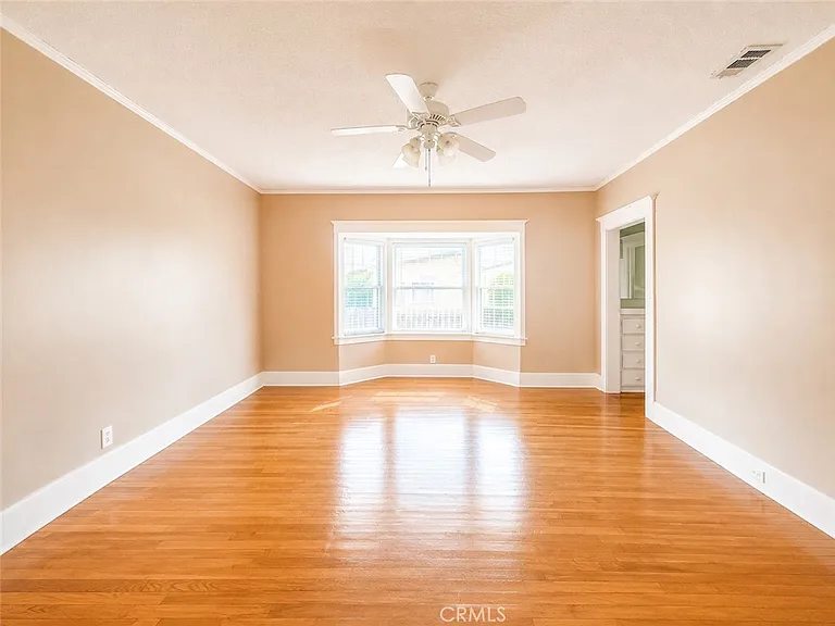 103 S Ardmore Ave — Photo 15