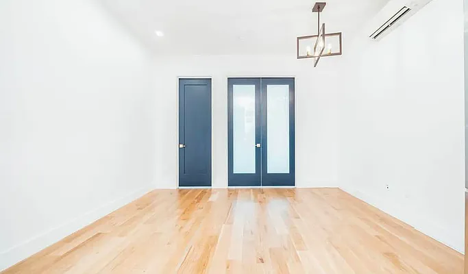 Rented by Space Link Realty | media 16