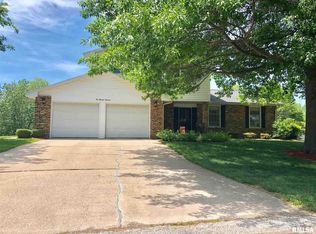 119 Fawn Rdg, Macomb, IL 61455