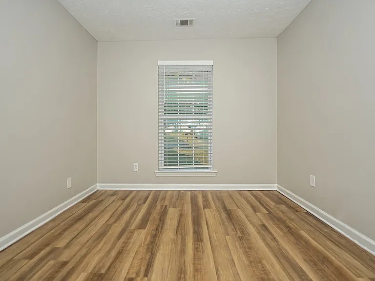 337 Autumn Lake Dr — Photo 16