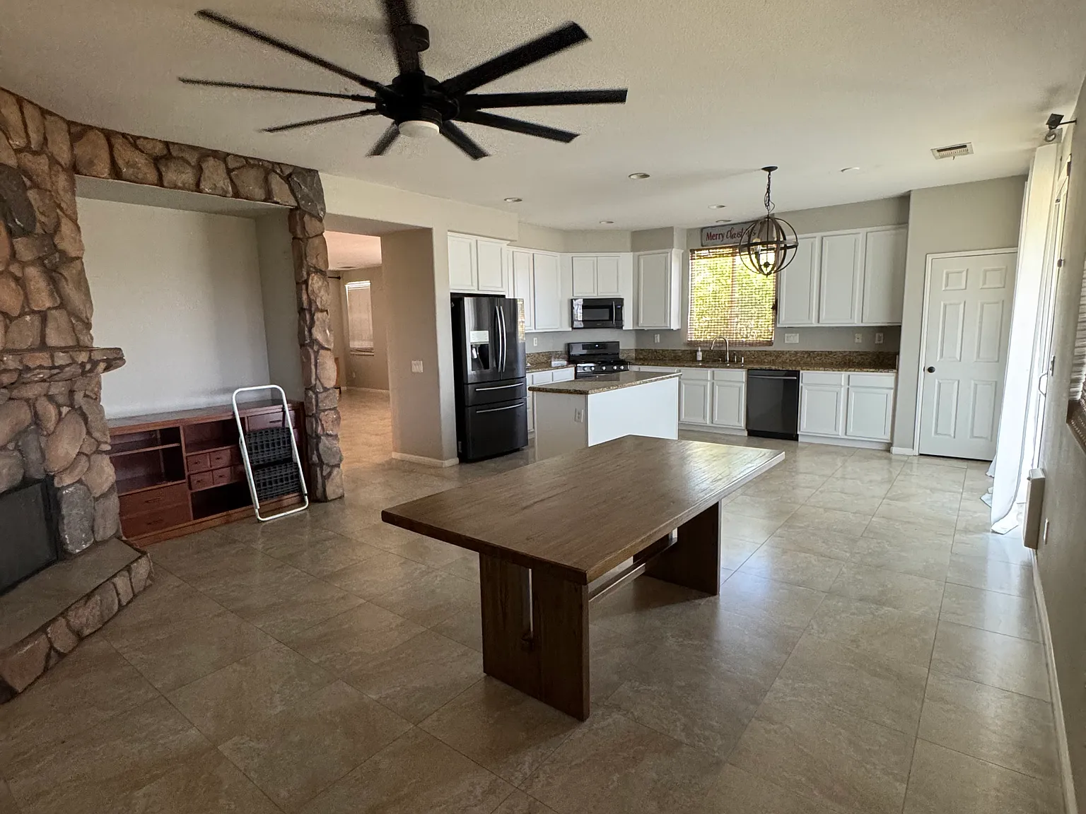 4 bed, 2.5 bath, 2113 sqft, $3,500 — Photo 4