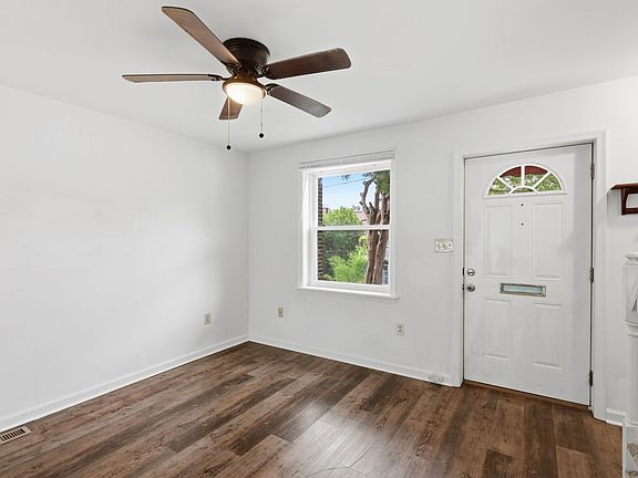 2nd image of 554 Hand Ave
