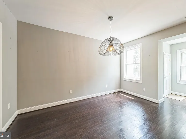 723 K St NE — Photo 8