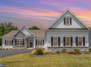 1053 Lititz Bend Dr, Lititz, PA 17543