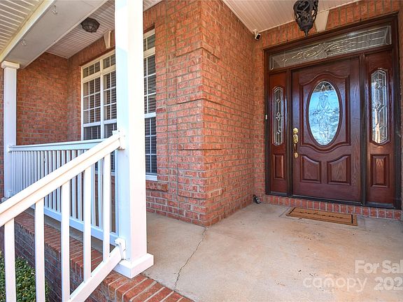 3rd image of 7757 Saint Andrews Ln