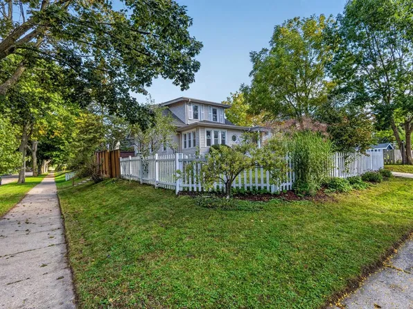 1500 E Kensington BOULEVARD, Shorewood, WI 53211