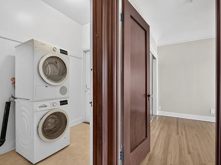 Washer/dryer in laundry room