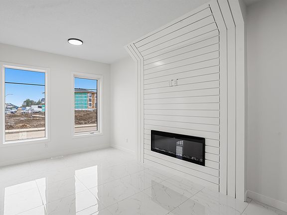 4th image of 715 30th St NW
