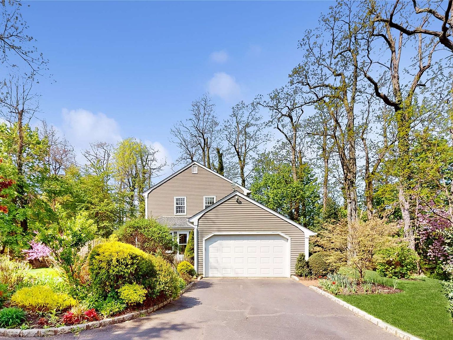 18 Woodhull Road, East Setauket, NY 11733 Zillow