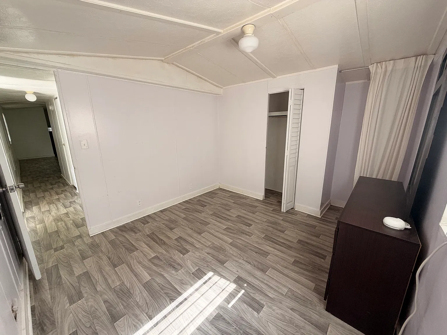 2 bed, $1,300 — Photo 3