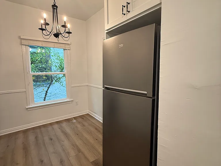 1552 N Commonwealth Ave #4 — Photo 4