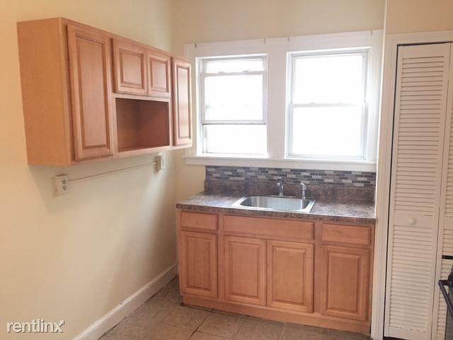 2nd image of 125 Read St Fl 2