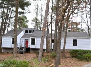 4224 Sugarberry Ln, Lilburn, GA 30047