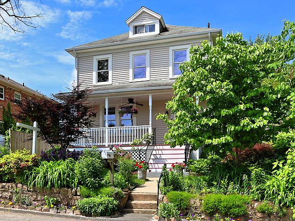 3rd image of 2146 N Stafford St
