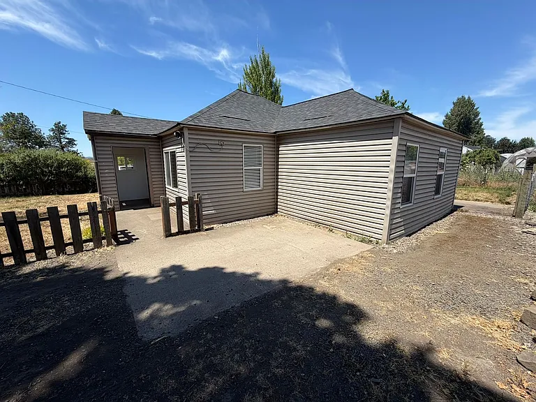 3435 Kathryn Ave NE — Photo 28