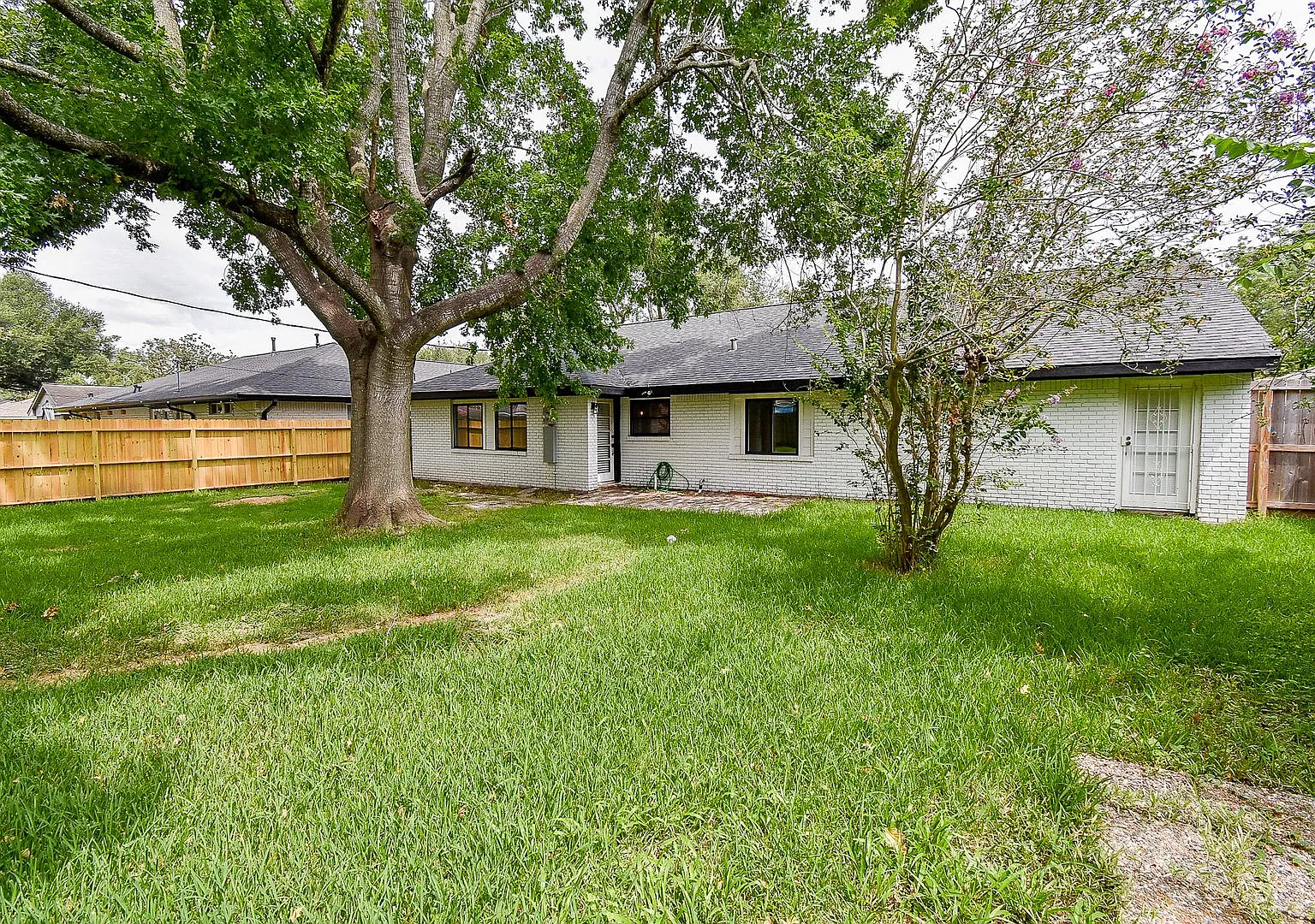 5019 Stillbrooke Dr, Houston, TX 77035 — Photo 3