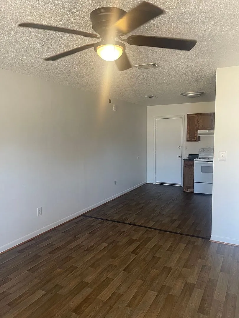 FWB - 1504 E. Ponderosa Road — Photo 3