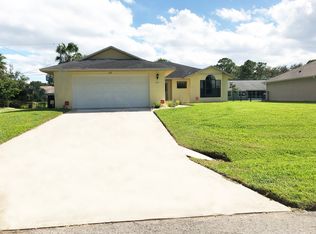 668 Benedictine Ter, Sebastian, FL 32958