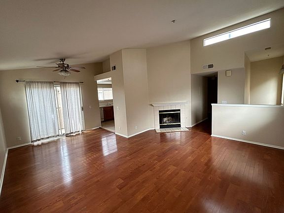 5th image of 14667 Moon Crest Ln Unit E