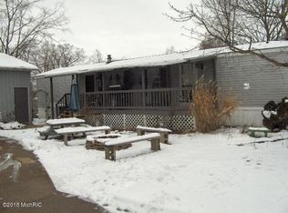 263 S Robinson St, Lyons, MI 48851