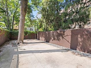 212 7th St APT 1, Brooklyn, NY 11215