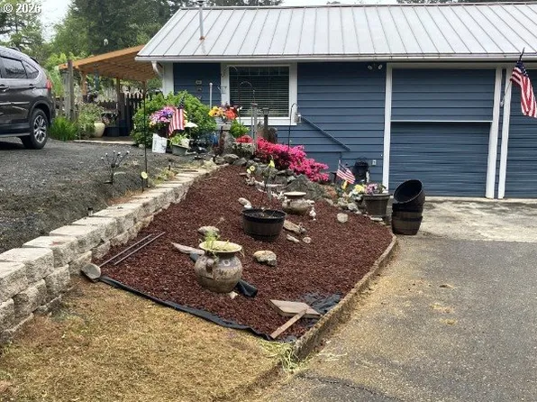 94057 Stemmerman Rd, Coos Bay, OR 97420