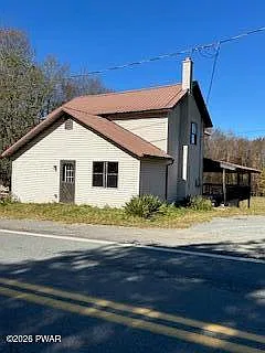 3 bed, 2.0 bath, 2400 sqft, $2,000 — Photo 3