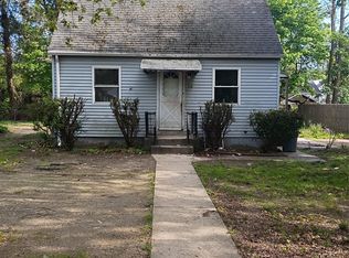 16 Neighborhood Rd, Mastic Beach, NY 11951