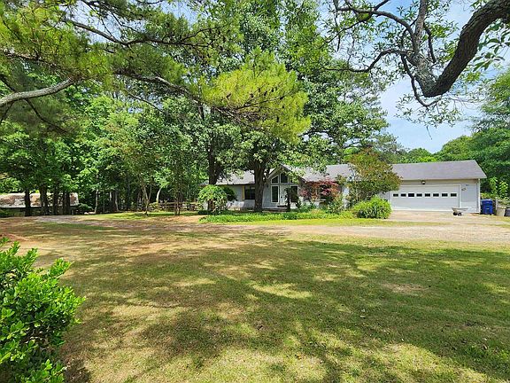 3rd image of 861 Scott Rd