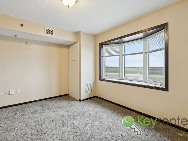 1411 S Douglas Ave #110 — Photo 13