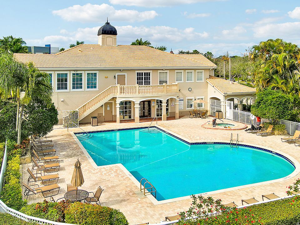 clubhouse pool