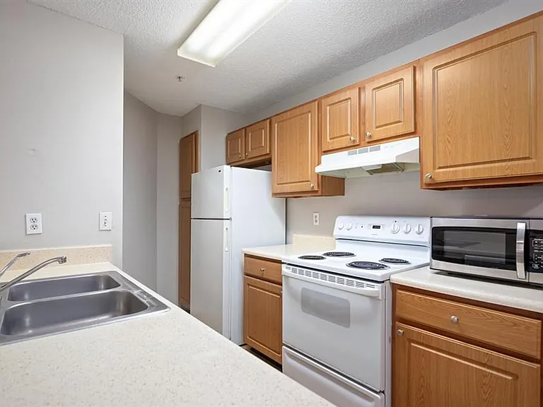 637 Buoy Ln #201 — Photo 12
