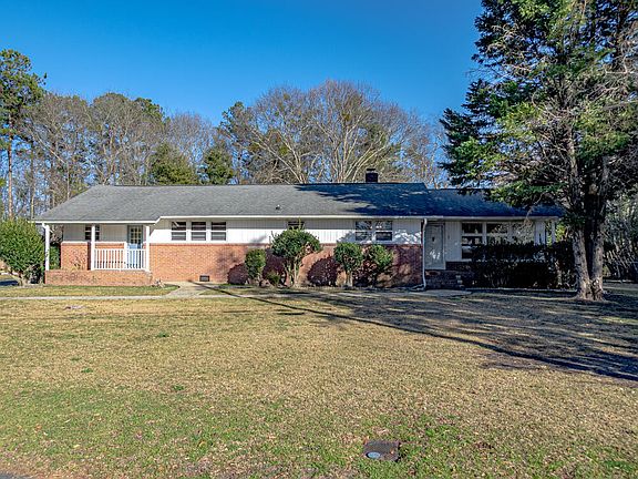 2nd image of 3 Herbert Cir