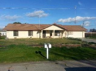 17487 Crest Dr, Madera, CA 93638