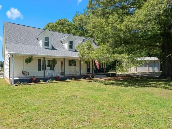 405 Little Cir, Tallapoosa, GA 30176