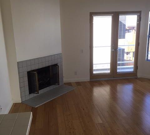 3rd image of 209 17th St #B