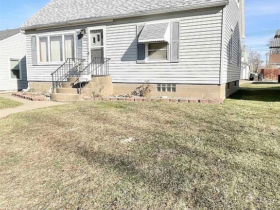 2nd image of 519 18 1/2 Ave