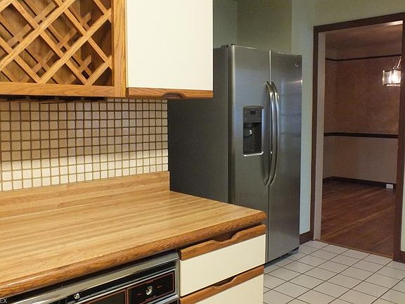 4th image of 25500 Glenbrook Blvd