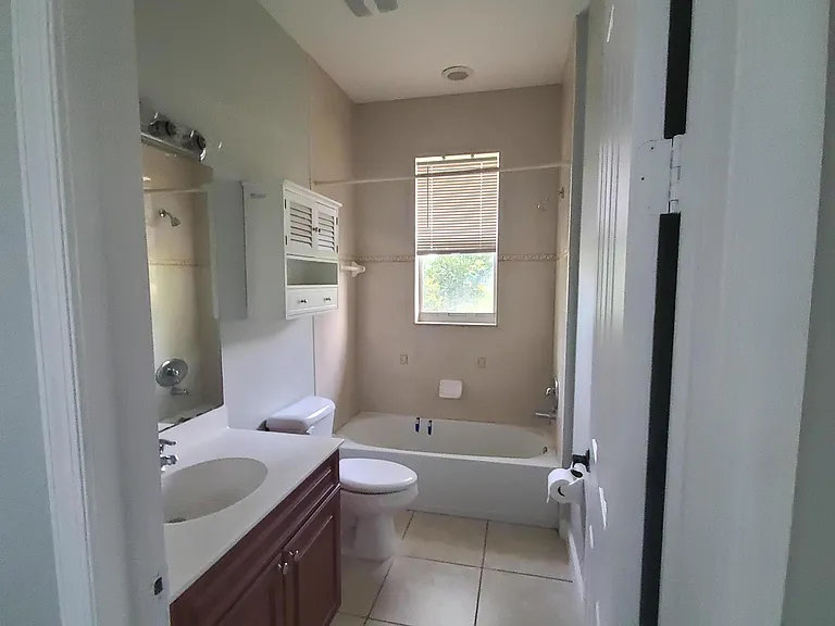 115 Akron St #C — Photo 13