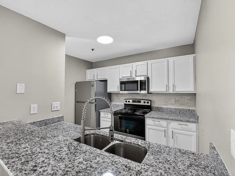 Valley Woods — Photo 13