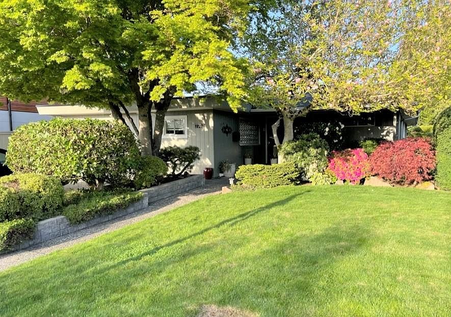 1st image of 7740 Ridge Dr NE