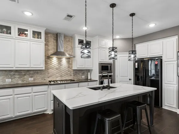 813 Pier St, Aubrey, TX 76227