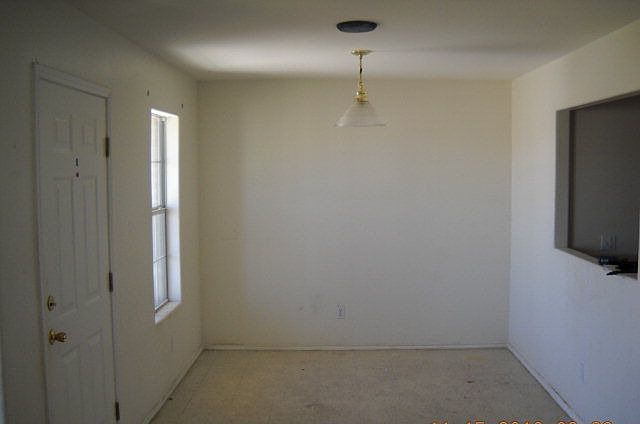 2nd image of 411 Delia Ave