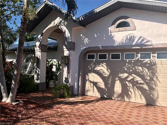 3rd image of 929 SW 54th Ln