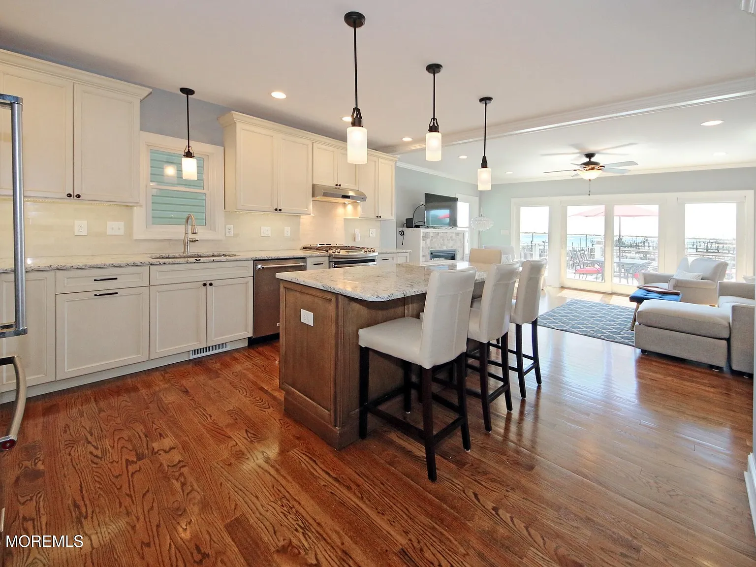 2 bed, 2.5 bath, 1868 sqft, $5,000 — Photo 2
