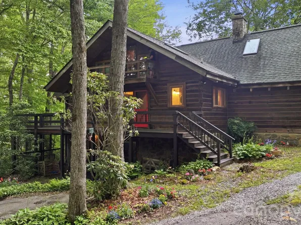 429 Biodome Dr, Waynesville, NC 28785