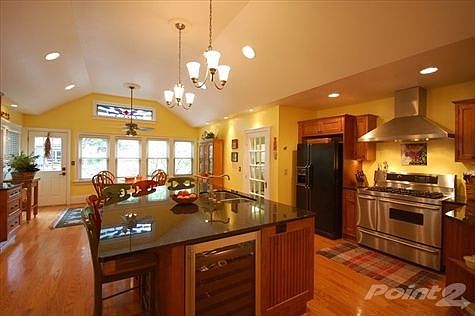 5th image of 235 Adams St