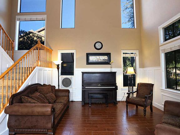 4th image of 18630 E Oriole Way